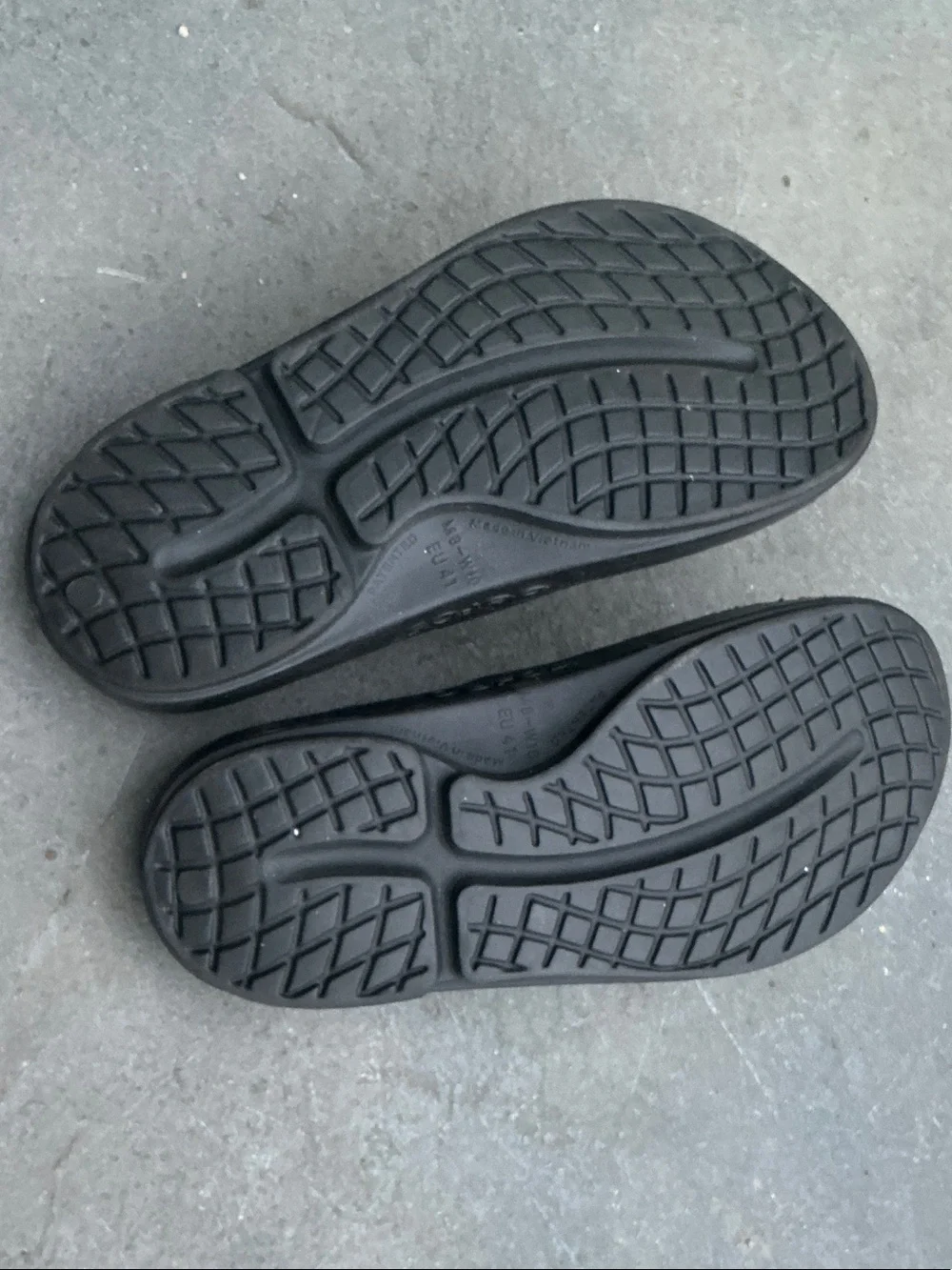 OOFOS comfortable slide